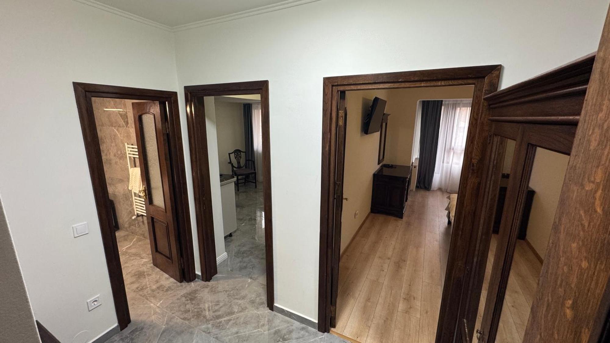 Hotel Majestic Iasi Bagian luar foto